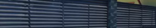 Забор-жалюзи под дерево